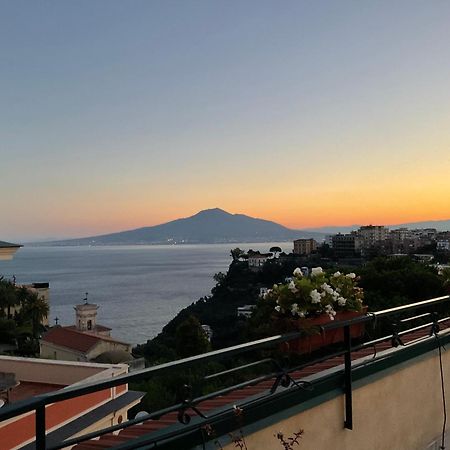 Vesuvio View Panzió Vico Equense Kültér fotó