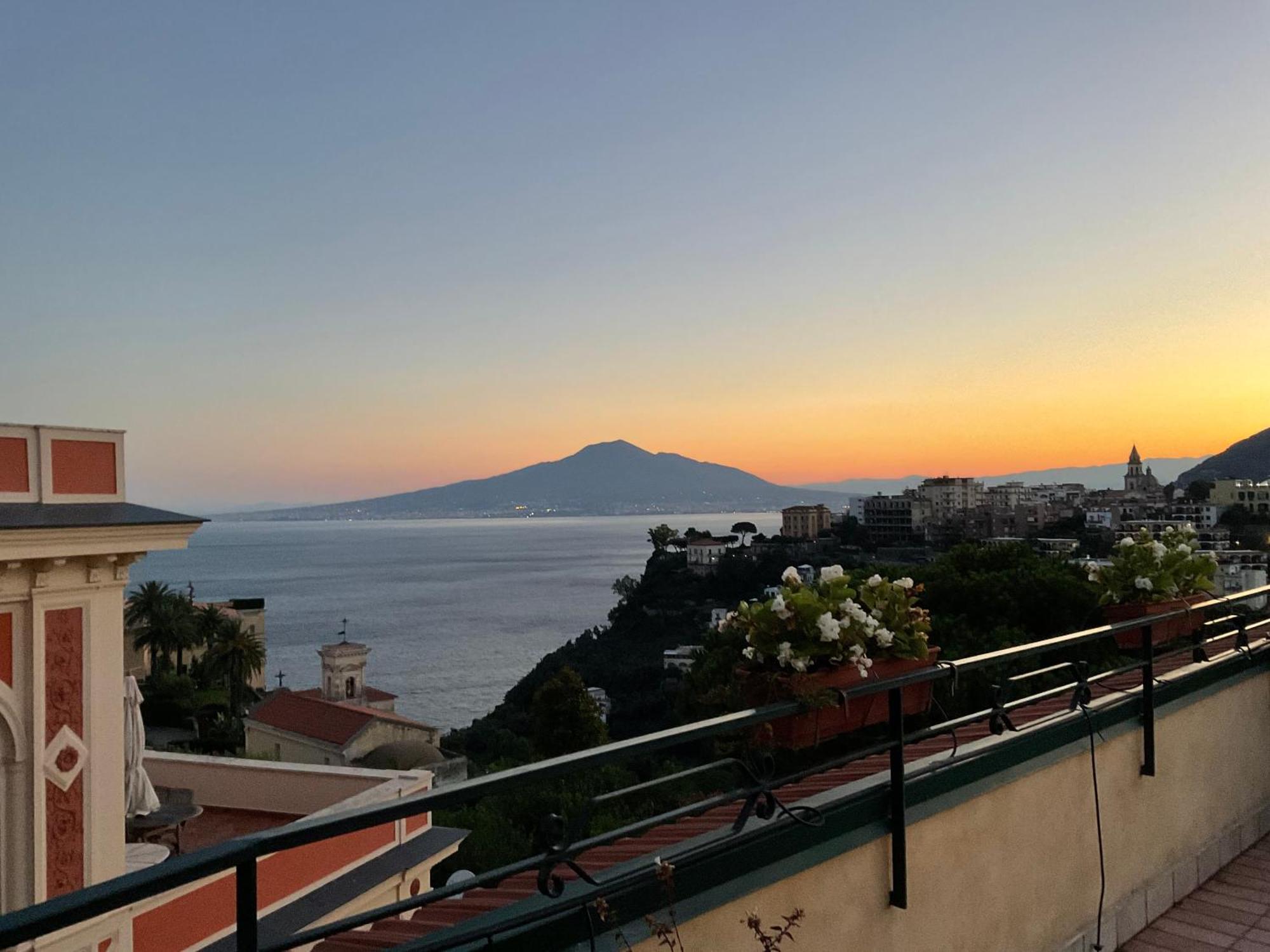 Vesuvio View Panzió Vico Equense Kültér fotó